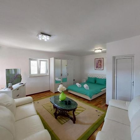 Apartment Andric 2 Требинье Экстерьер фото