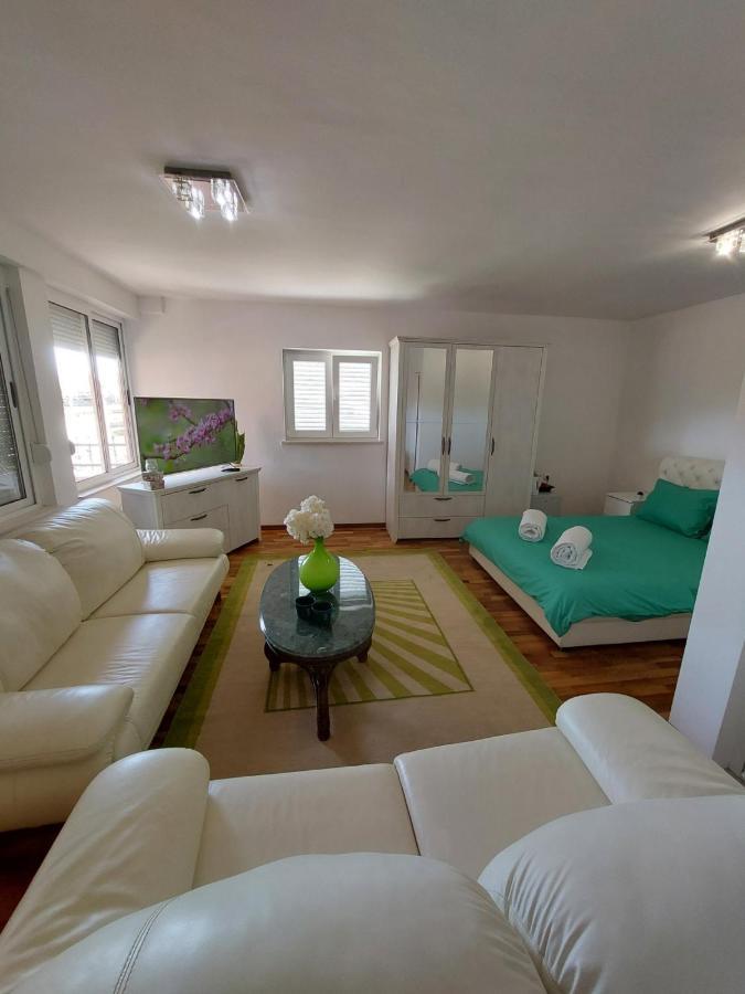 Apartment Andric 2 Требинье Экстерьер фото